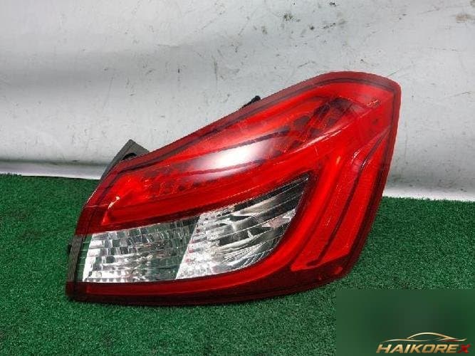 Maserati Ghibli 2014 — задний комбинированный фонарь правый (06700C84810)