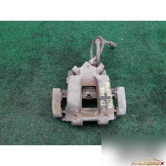 BMW 320d 2016 — передний тормозной суппорт правый