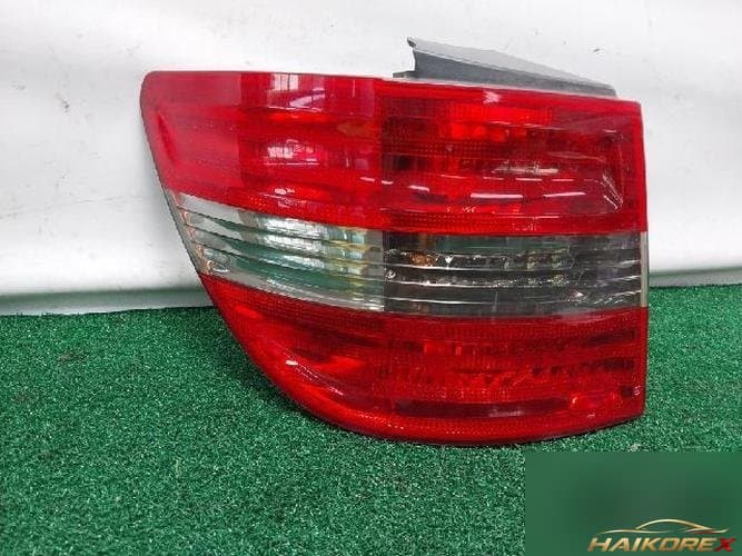 Mercedes-Benz B-класс 2008 — комбинированный задний фонарь левый