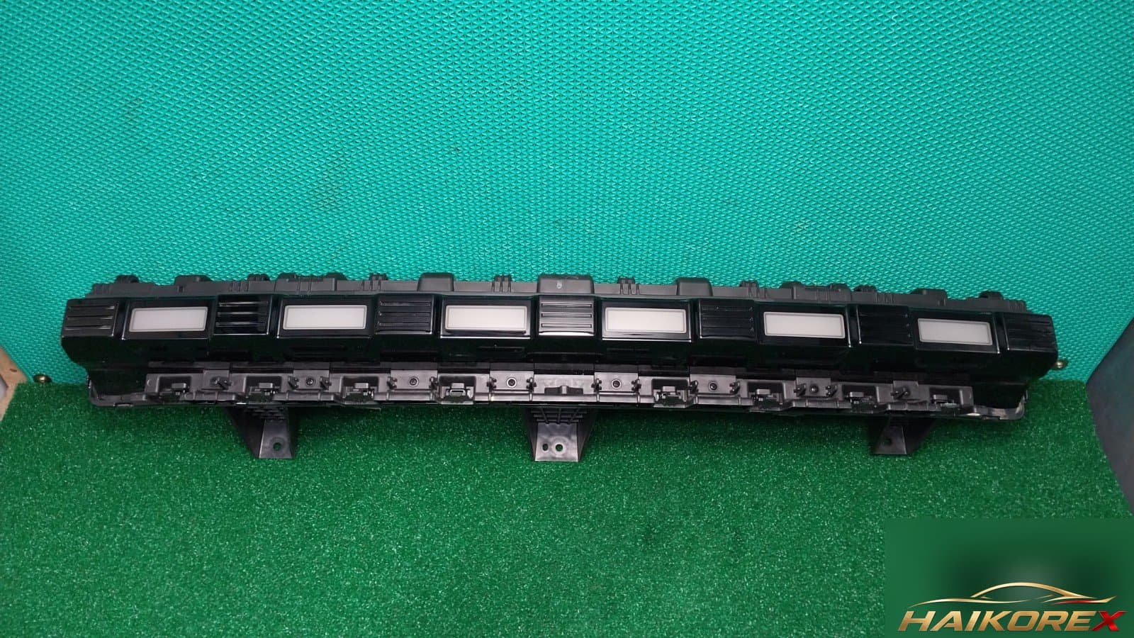 KG Mobility (Ssangyong) Torres 2024 — центральный позиционный фонарь 8330142000