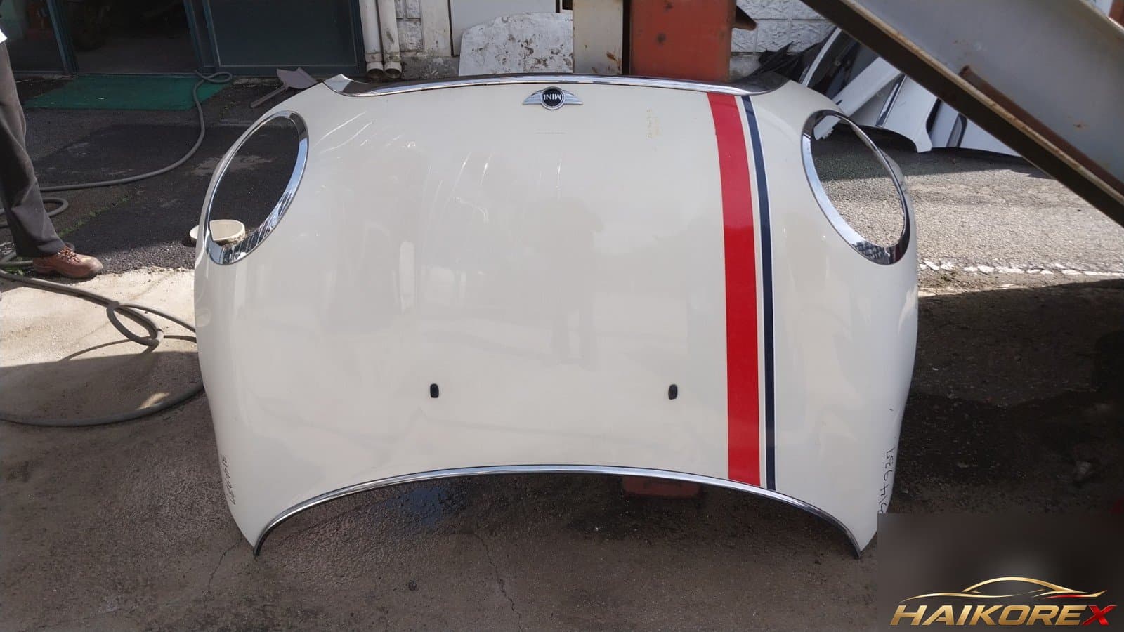 MINI Cooper 2012 — капот