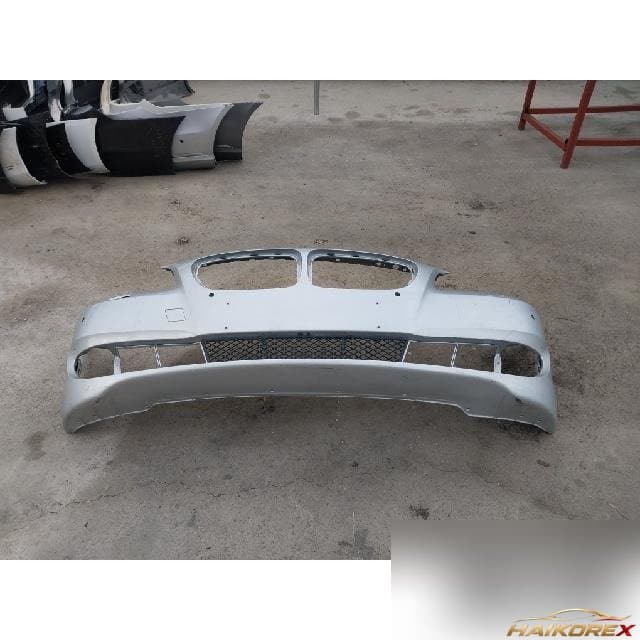 BMW 520d 2013 — передний бампер