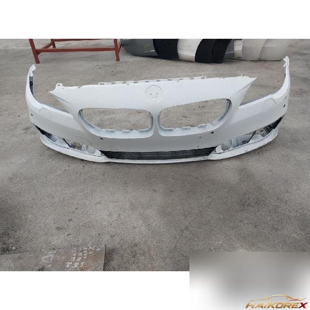 BMW 520d 2015 — передний бампер
