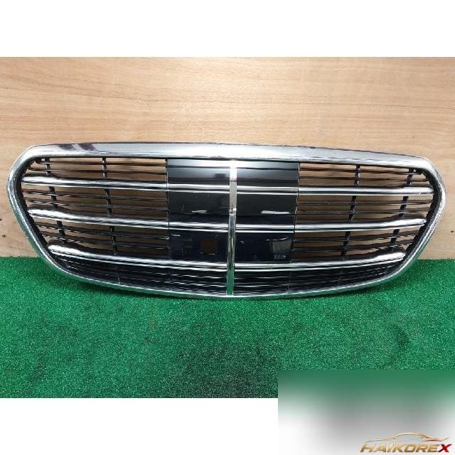 Mercedes-Benz S400 d 2022 — радиаторная решетка