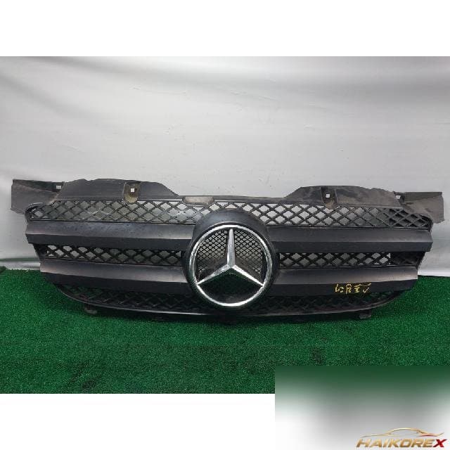 Mercedes-Benz 208 CDI LCV 2010 — радиаторная решетка