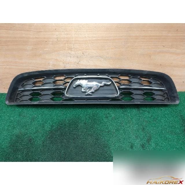 Ford Mustang 2013 — радиаторная решетка