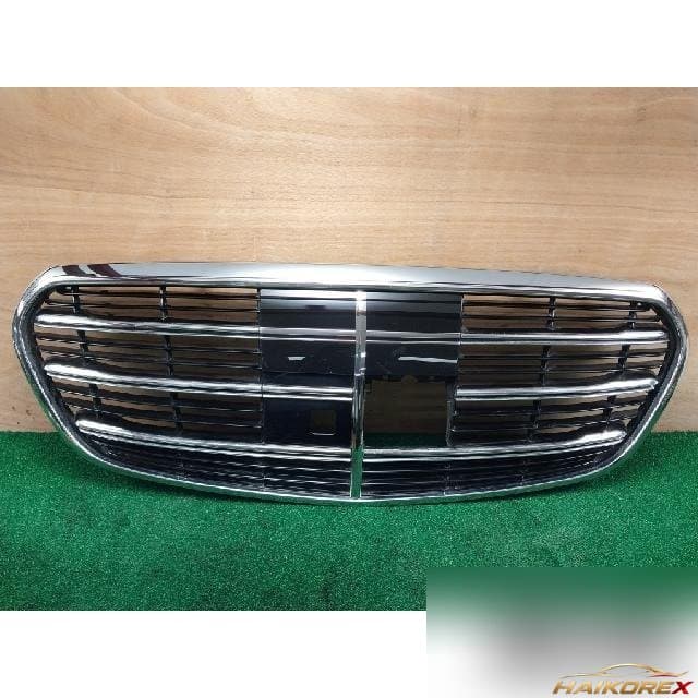 Mercedes-Benz S400 d 2021 — радиаторная решетка