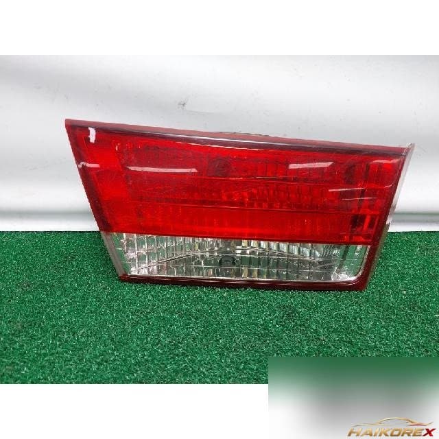 Hyundai Sonata 2007 — накладка крышки багажника левая с фонарём 92403-3K0