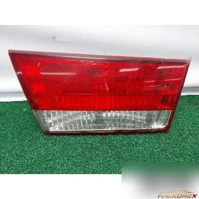 Hyundai Sonata 2007 — накладка крышки багажника левая 92403-3K0