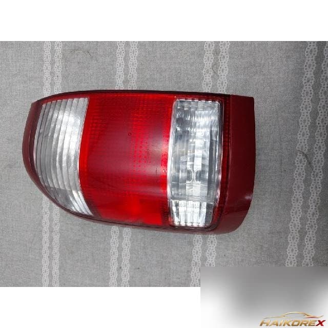 Nissan Pathfinder 2000 — фонарь задний левый