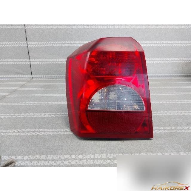 Dodge Caliber 2007 — задний фонарь левый