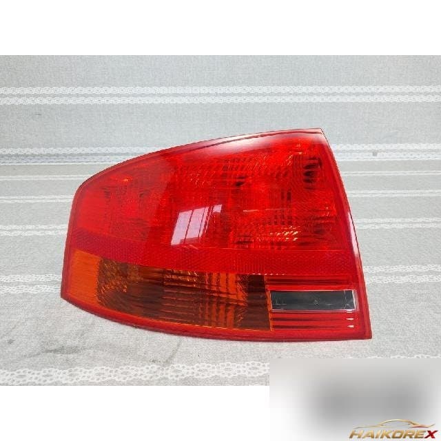 Audi A4 2007 — задний фонарь левый