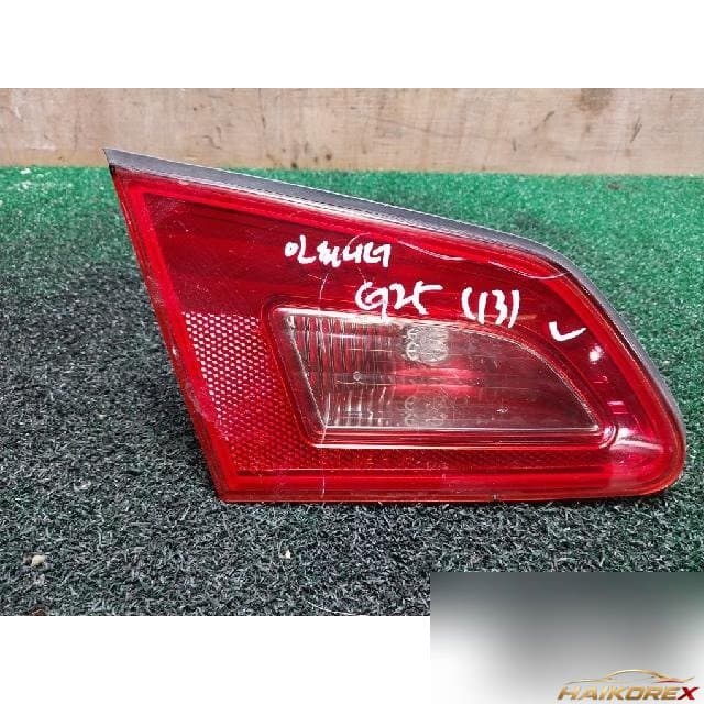 Infiniti G25 2013 — накладка крышки багажника левая