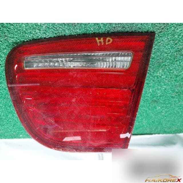Hyundai Avante 2009 — накладка крышки багажника правая с фонарём 92404-2H0