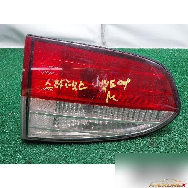 Hyundai Starex 2006 — накладка крышки багажника правая 92406-4A6