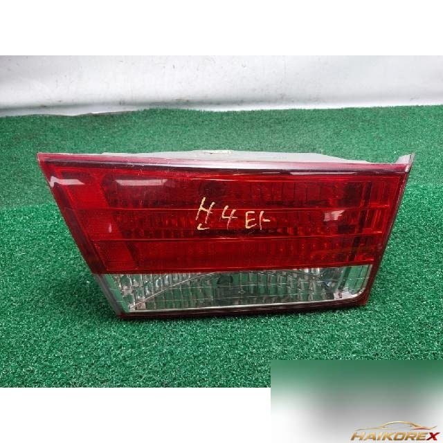 Hyundai Sonata 2006 — накладка крышки багажника левая