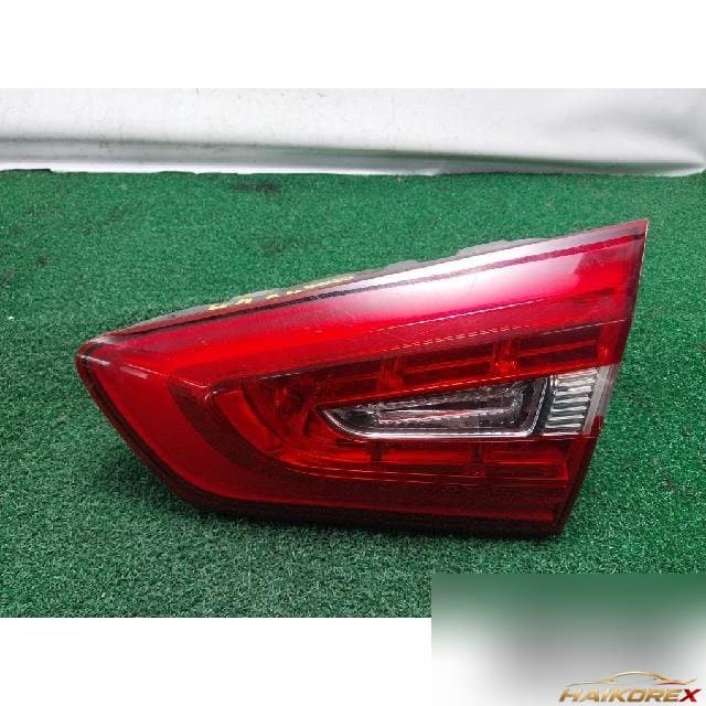 Kia K7 2015 — накладка крышки багажника правая с фонарём