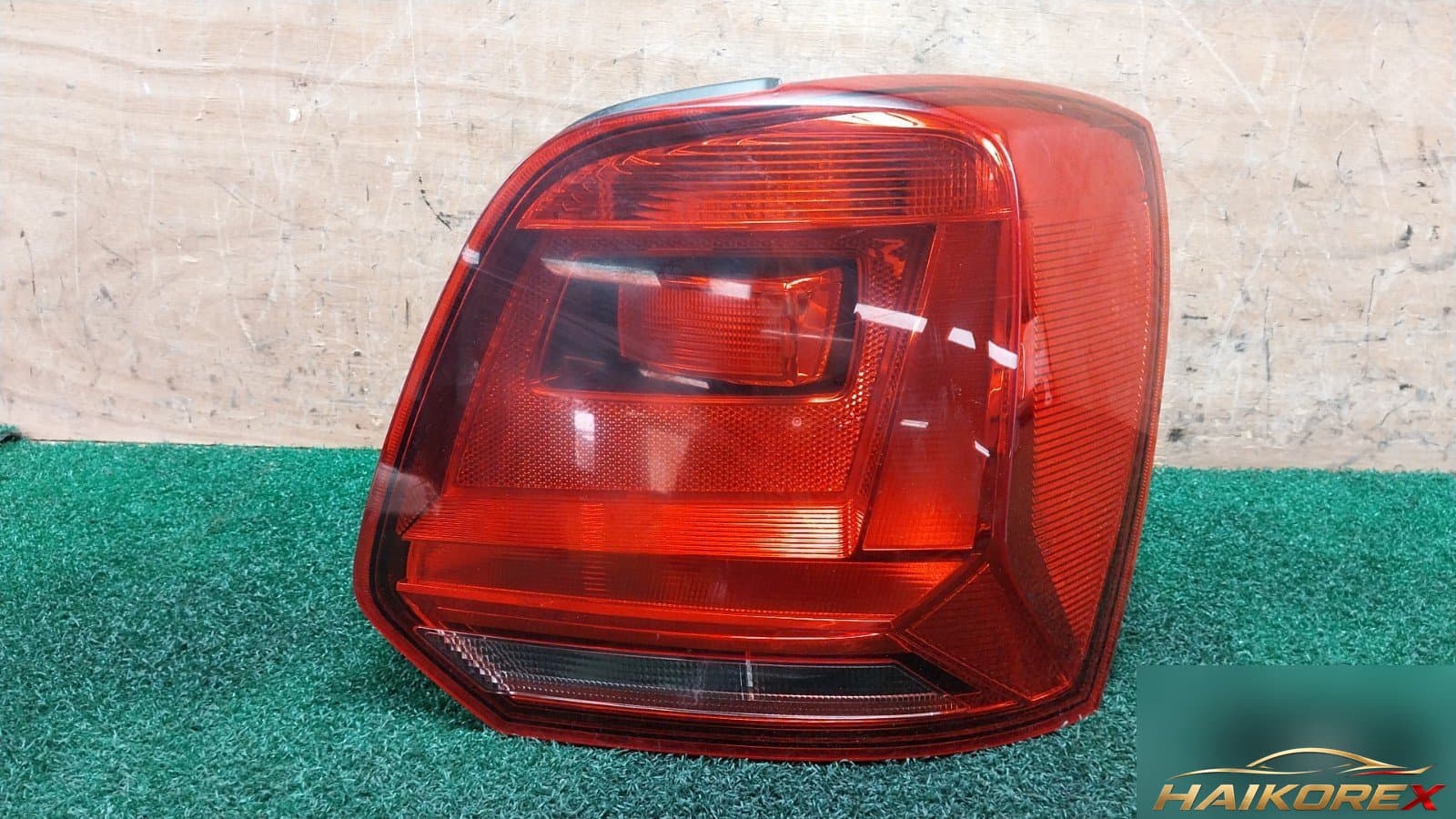 Volkswagen Polo 2015 — задний фонарь правый