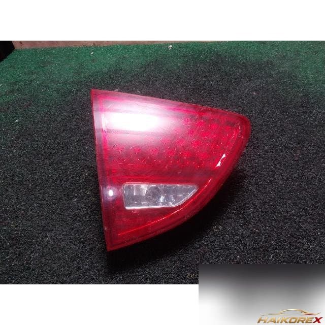 Hyundai Veracruz 2010 — накладка крышки багажника левая 9240-3J1