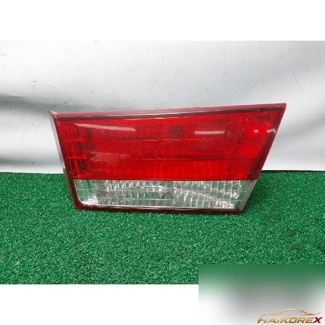 Hyundai Sonata 2006 — накладка крышки багажника правая