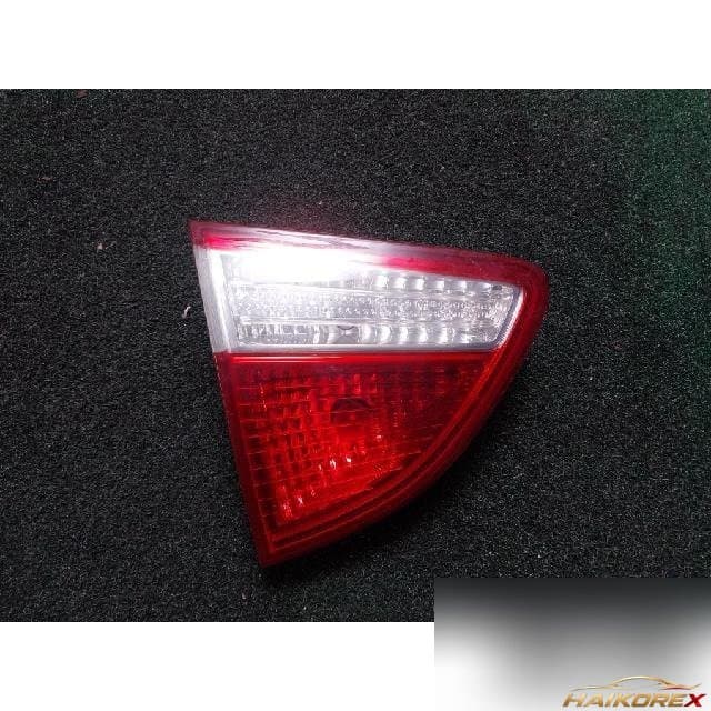 Hyundai Veracruz 2011 — накладка крышки багажника левая