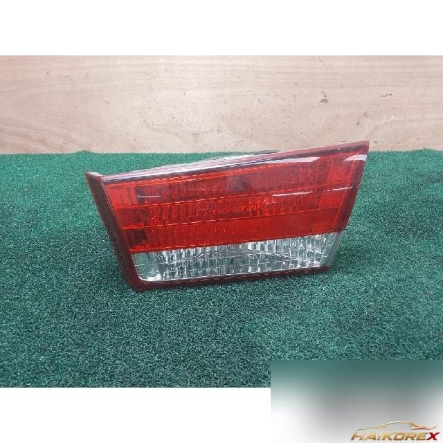 Hyundai NF Sonata 2006 — накладка крышки багажника с фонарём правая 92404-3K0