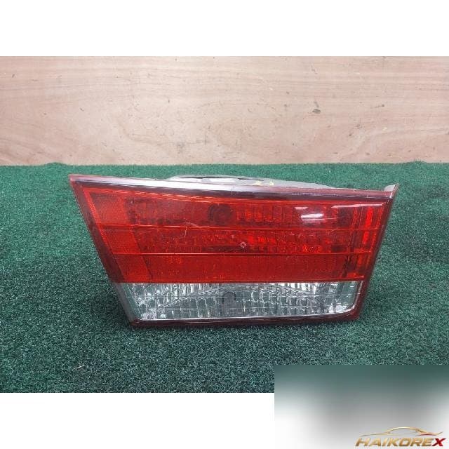 Hyundai NF Sonata 2006 — накладка крышки багажника левая 92403-3K0