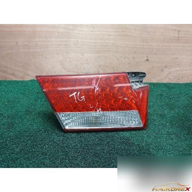 Hyundai Grandeur TG 2006 — накладка крышки багажника левая 92403-3L0