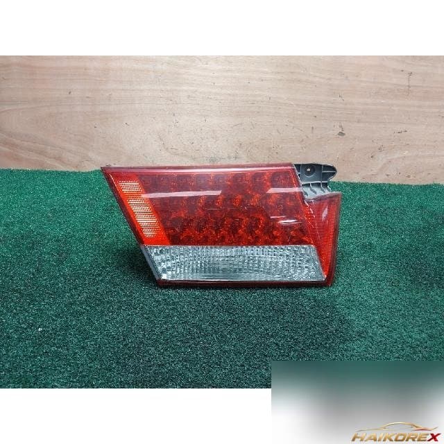 Hyundai Grandeur TG 2006 — накладка крышки багажника левая с фонарём 92403-3L0