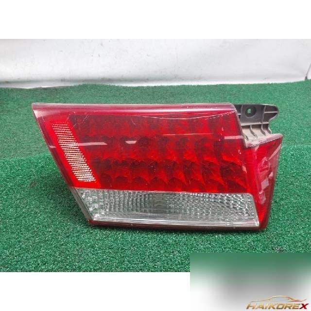 Hyundai Grandeur TG 2006 — накладка крышки багажника левая