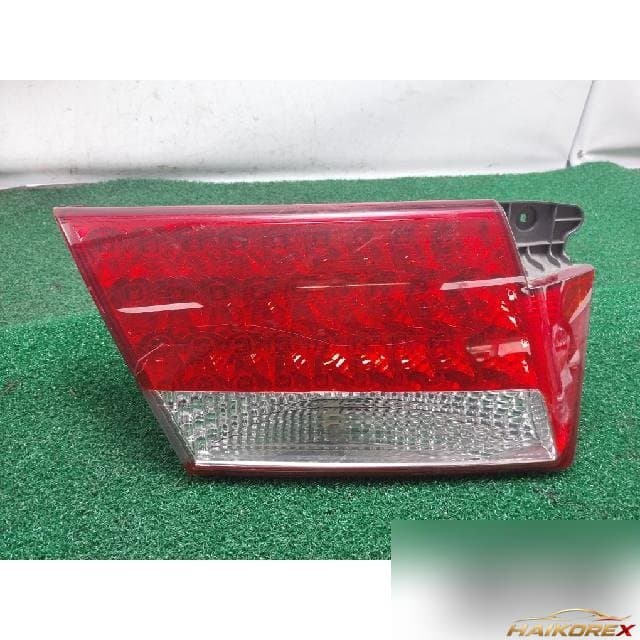 Hyundai Grandeur TG 2006 — накладка крышки багажника левая с фонарём