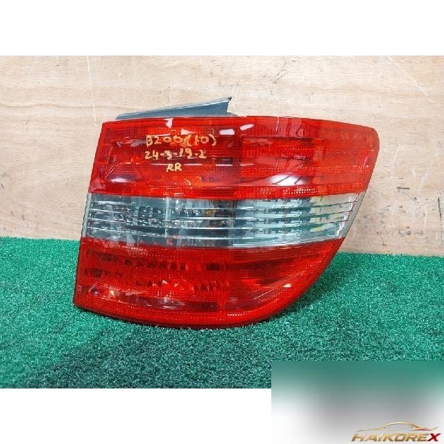 Mercedes-Benz B200 2010 — задний фонарь правый