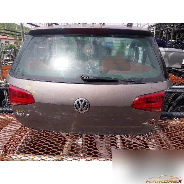 Volkswagen Golf 2015 — крышка багажника