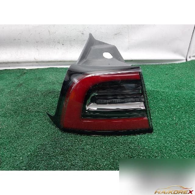 Tesla Model 3 Standard Range 2021 — задний фонарь левый 107739700G