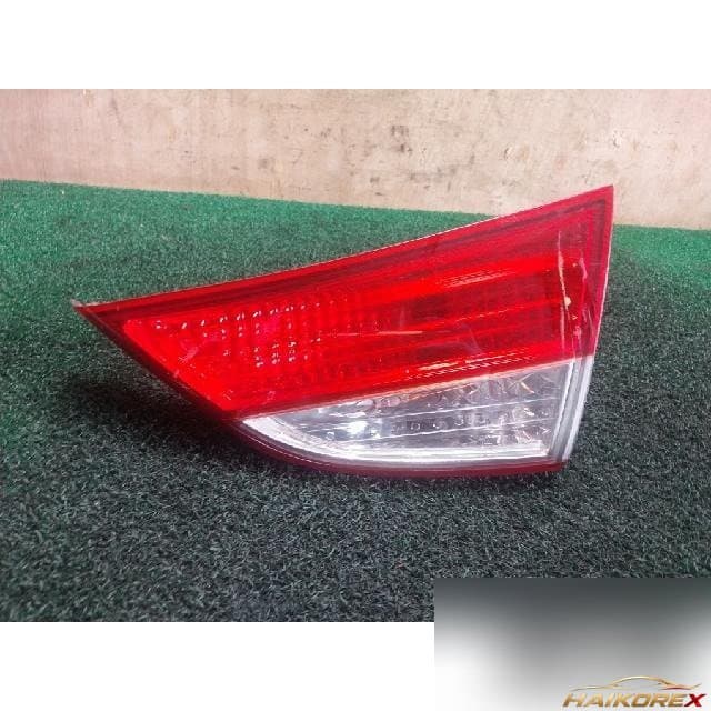 Hyundai Avante MD 2012 — накладка крышки багажника правая с фонарём 92404-3X0