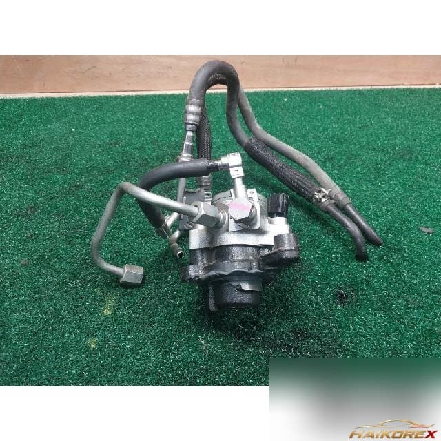 Toyota 2.0 2013 — высокопрессионный насос 295100-0301
