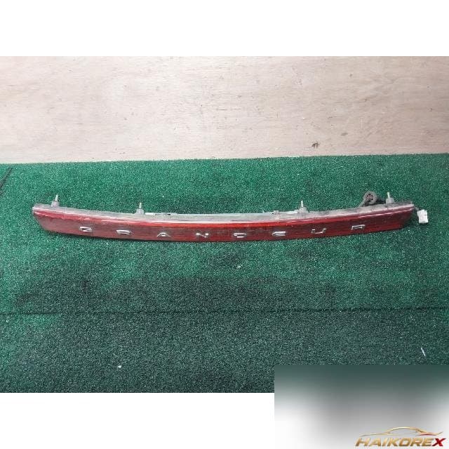 Hyundai Grandeur TG 2008 — накладка крышки багажника с фонарём левая 87360-3L020