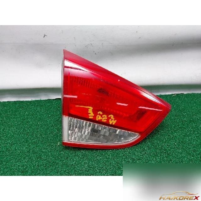 Hyundai Tucson ix 2012 — накладка крышки багажника левая с фонарём (92405-2S0)