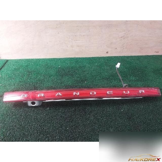 Hyundai Grandeur TG 2007 — накладка крышки багажника правая с фонарём 87360-3L020