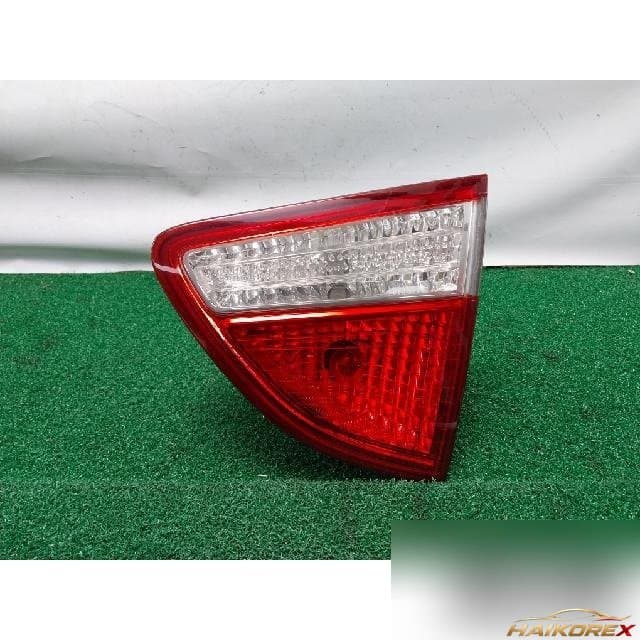 Hyundai Veracruz 2008 — накладка крышки багажника правая с фонарём