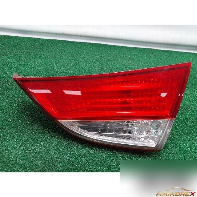 Hyundai Avante MD 2012 — накладка крышки багажника правая с фонарём 92404-3X0