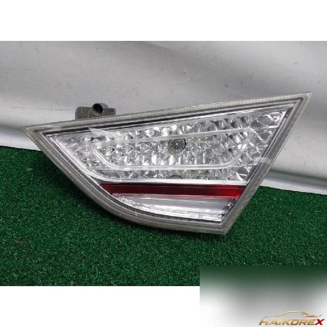 Hyundai Sonata YF Hybrid 2014 — накладка крышки багажника правая с подсветкой номера 92404-4R0
