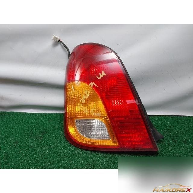 Kia Carens 2002 — комбинированный фонарь задний левый