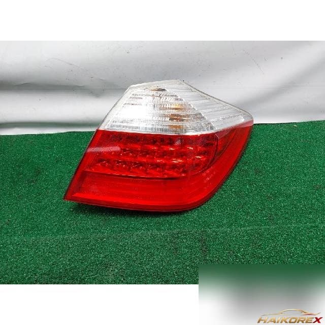 Hyundai Genesis 2010 — фонарь комбинированный задний правый