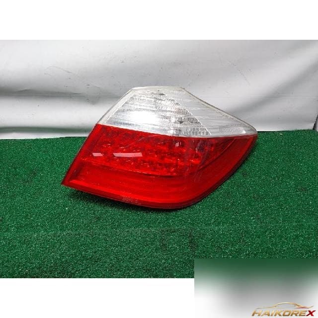 Hyundai Genesis 2011 — комбинированный фонарь задний правый