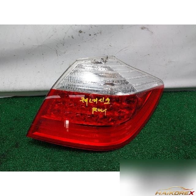 Hyundai Genesis 2009 — фонарь комбинированный задний правый