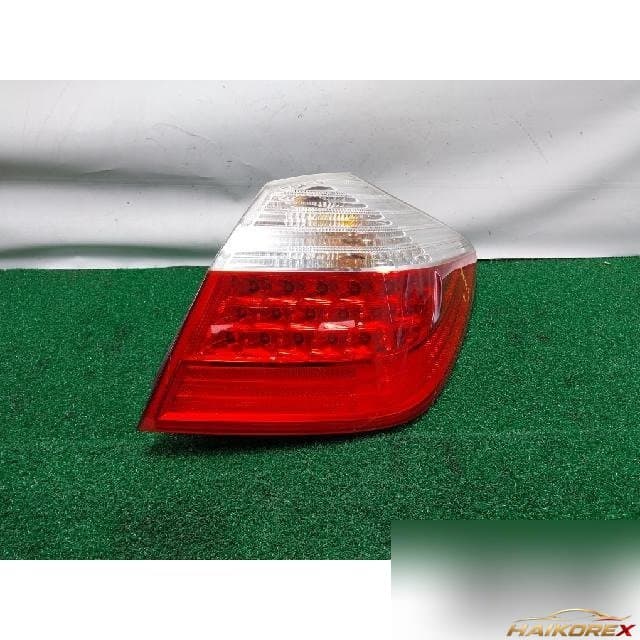 Hyundai Genesis 2010 — комбинированный фонарь задний правый