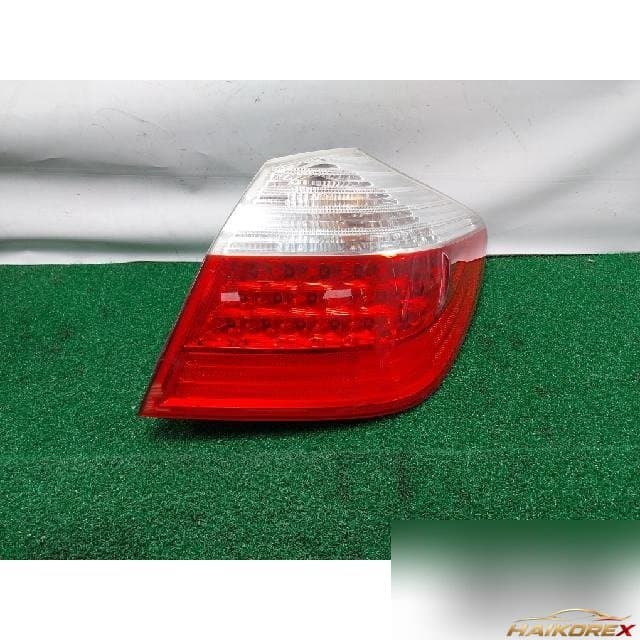 Hyundai Genesis 2010 — комбинированный фонарь задний правый