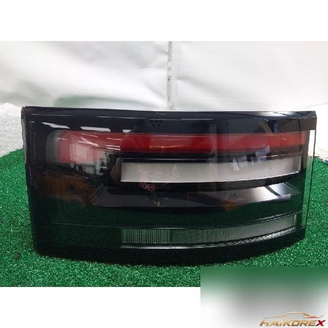 Land Rover Discovery5 2019 — накладка крышки багажника правая HY32 13192 AD