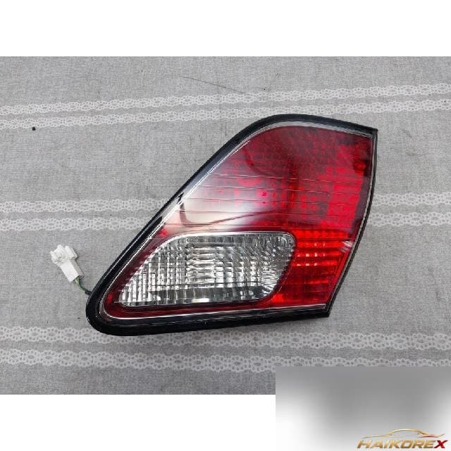 Lexus ES 330 2003 — накладка крышки багажника правая